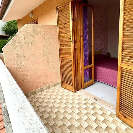 Apartment M402 - Marcelli, Grazioso Bilocale Con Corte Privata